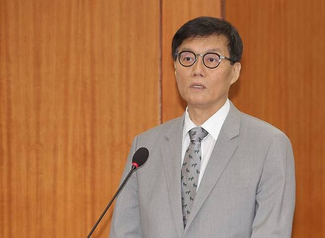 이창용 한국은행 총재가 19일 서울 여의도 국회에서 열린 기획재정위원회 전체회의에서 업무보고를 하고 있다.ⓒ연합뉴스