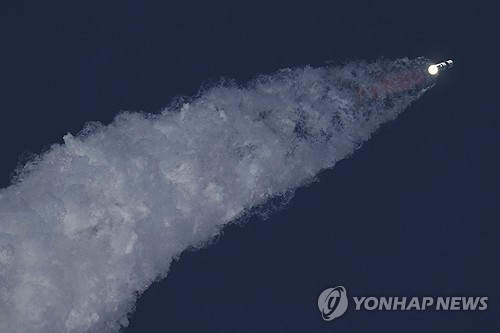 26일 우주로 발사된 스페이스X 우주선 스타십 [AP=연합뉴스]