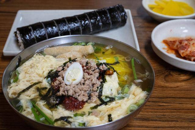 옥천군 옥천읍 풍미당의 명물 물쫄면.