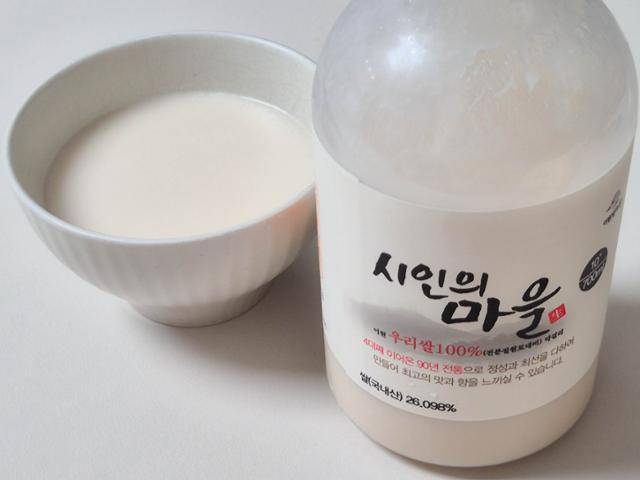 옥천군 이원면 이원양조장의 '시인의 마을' 막걸리.