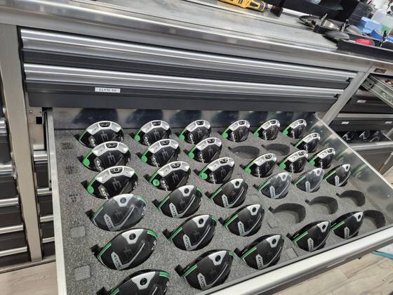 드라이버 헤드(캘러웨이 제품) 등 다양한 골프 용품을 갖춰 놓았다. [사진 캘러웨이]