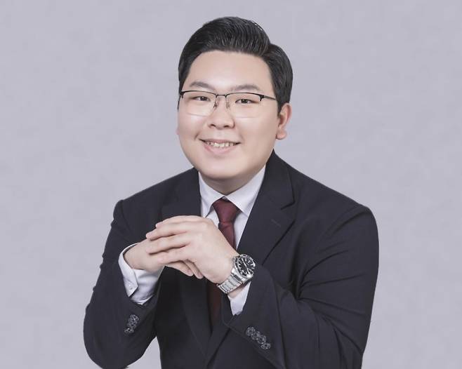 2004년생 오영택 국회의원 비서관.