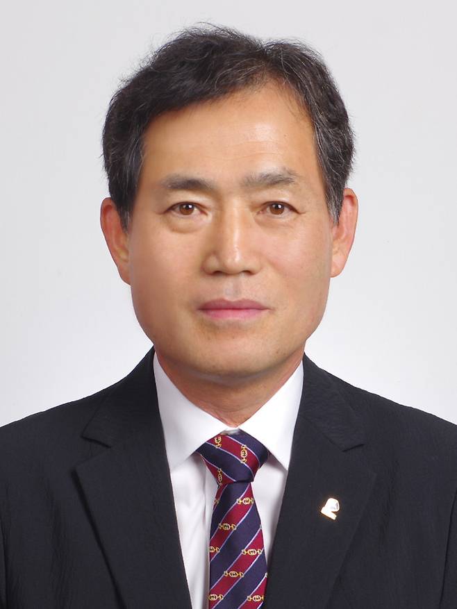 은탑산업훈장을 받은 이성수 신우공영 대표