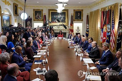 트럼프 미 대통령이 주재한 국무회의 [워싱턴 EPA=연합뉴스 제공]