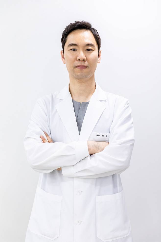 성수동 우리치과의원 강일남 원장. 사진제공｜우리치과의원