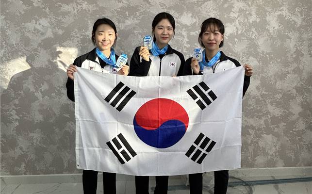 제16회 심켄트 아시아사격선수권대회 50m 소총3자세 여자 일반부에서 동메달을 차지한 임하나, 김제희, 이은서. 사진=대한사격연맹 제공