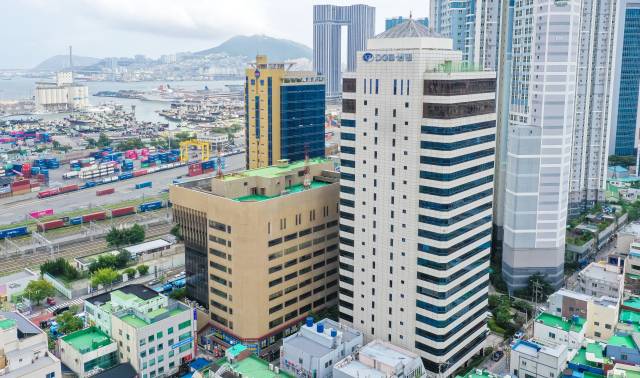 해수부 임시 청사인 부산 동구 IM빌딩과 일대 전경. 김종진 기자 kjj1761@