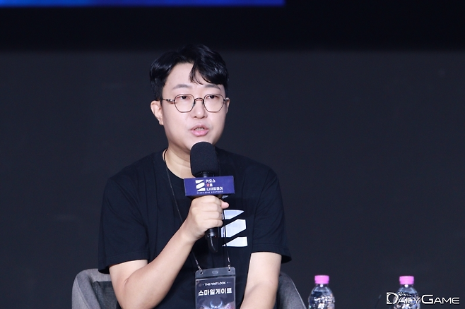 슈퍼크리에이티브 김형석 PD가 '카제나'의 주요 특징과 글로벌 출시 전략을 묻는 질문에 답했다.