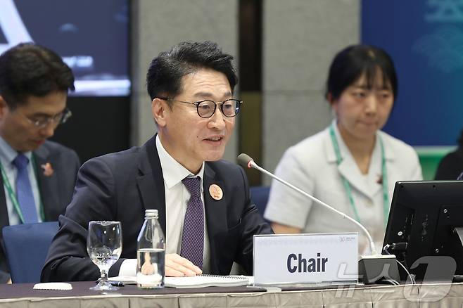 이호현 산업통상자원부 2차관이 27일 부산 누리마루APEC하우스에서 열린 아시아태평양경제협력체(APEC) 에너지장관회의에서 발언하는 모습. (산업통상자원부 제공. 재판매 및 DB 금지) 2025.8.27/뉴스1