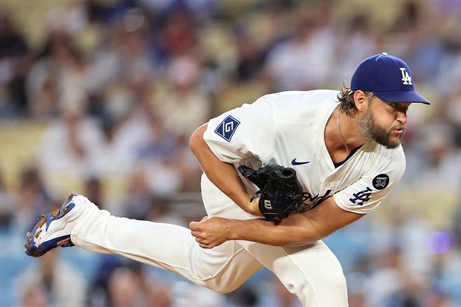 클레이튼 커쇼는 직구 구속이 아무리 빨라도 90마일을 넘지 않는다. EPA연합뉴스