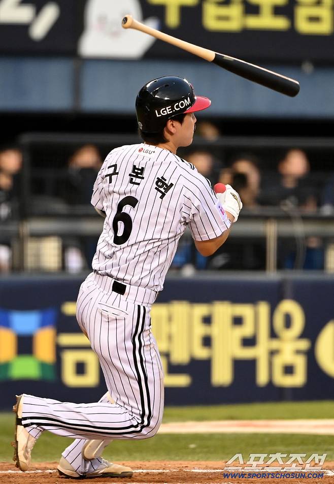 29일 잠실야구장에서 열린 KT와 LG의 경기, 3회말 2사 1,2루 구본혁이 동점 2타점 2루타를 치고 있다. 잠실=허상욱 기자wook@sportschosun.com/2025.07.29/