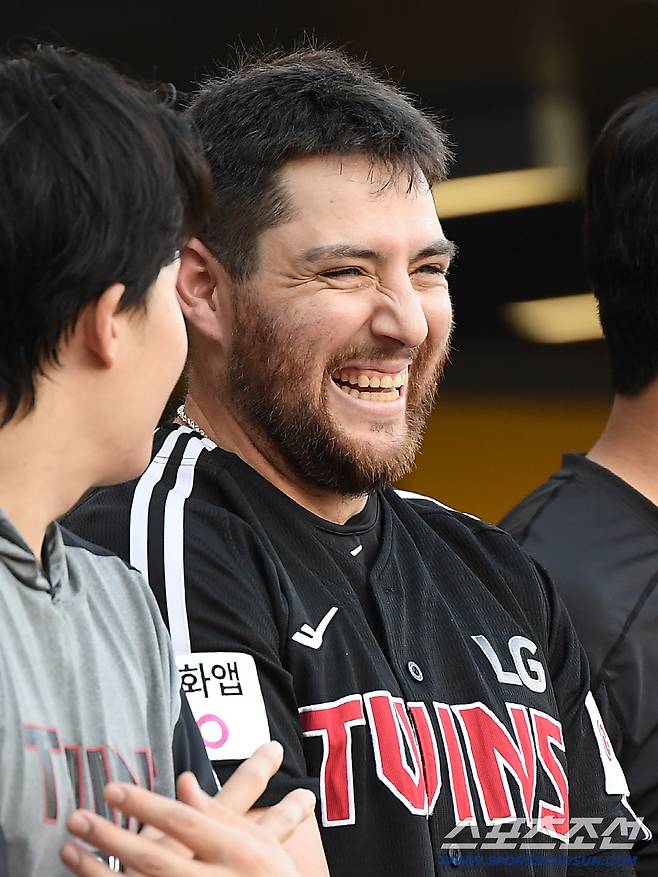 15일 인천 SSG랜더스필드에서 LG-SSG전. LG 오스틴이 밝게 웃고고 있다. 인천=정재근 기자 cjg@sportschosun.com/2025.8.15/