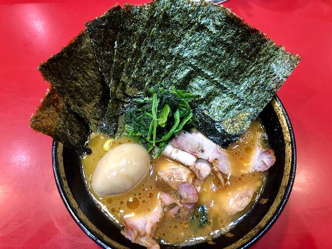 원조집 요시무라야의 라멘. 돈코츠 쇼유 국물이 중독성이 있다. /에노모토 야스타카