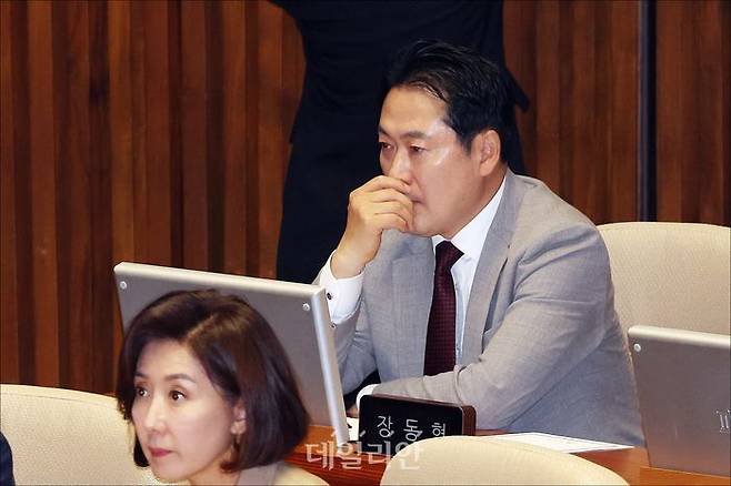 장동혁 국민의힘 대표가 지난 27일 오후 국회 본청에서 열린 국회 본회의에서 생각에 잠겨 있다. ⓒ데일리안 홍금표 기자