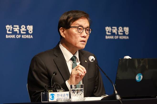이창용 한국은행 총재가 28일 서울 중구 한국은행에서 열린 금융통화위원회를 마친 후 기자간담회를 하고 있다. 한국은행 제공.