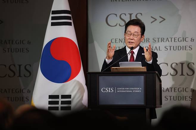 이재명 대통령이 지난 25일 오후(현지시간) 미국 워싱턴 전략국제문제연구소(CSIS)에서 정책 연설을 하고 있다. 연합뉴스