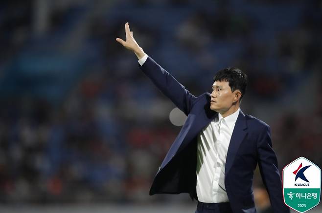 정경호 강원FC 감독. 한국프로축구연맹 제공