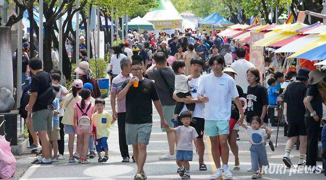 쿠키뉴스 DB(국토정중앙 청춘양구 배꼽축제)