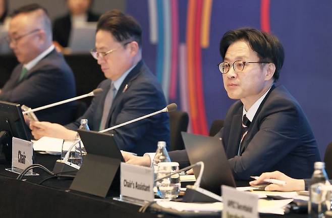 [서울=뉴시스] 김정관 산업통상자원부 장관이 28일 부산 해운대구 파라다이스호텔에서 열린 APEC 에너지장관회의에 참석해 있다. (사진=산업통상자원부 제공) 2025.08.28. photo@newsis.com *재판매 및 DB 금지