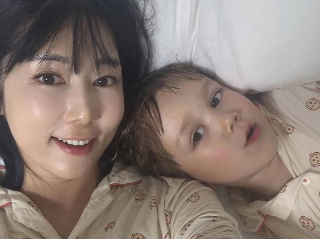 방송인 사유리와 그의 아들 젠. 인스타그램 캡처.