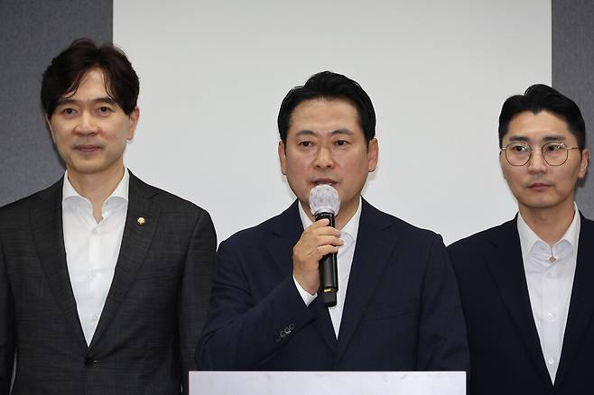 장동혁 국민의힘 대표가 28일 인천국제공항공사 항공교육원에서 현안 관련 기자간담회를 하고 있다. ⓒ연합뉴스