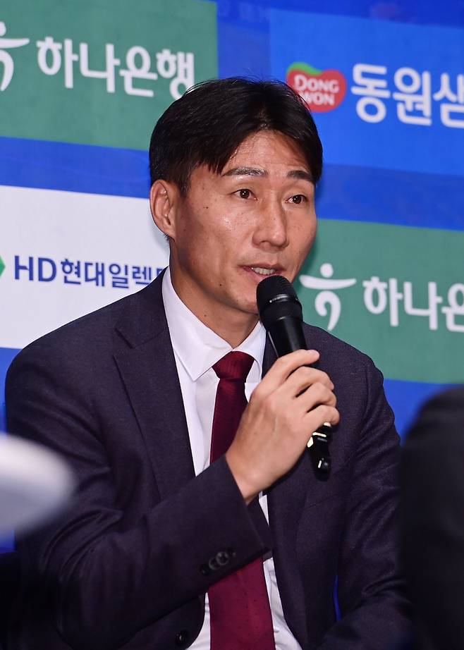 이영민 부천 감독은 올해 부천을 코리아컵 준결승에 진출시키며 창단 이래 최고 성적을 거뒀다. 그러나 부임 4년차인 올해까지 인상적인 경기력과 선수 육성을 보였음에도 가시적 성과가 없었다는 사실이 아쉽다. 코리아컵에서 위대한 도전을 마친 현재 K리그1 승격 도전이라는 새로운 과제를 위해 전력투구할 계획이다. 스포츠동아DB