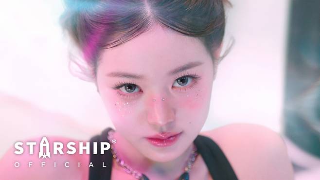 아이브 'XOXZ' 유튜브 인기 급상승 뮤직비디오 1위..인기 몰이 시동