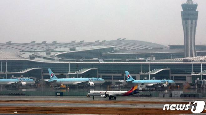 지난해 11월 인천국제공항 계류장에 항공기들이 계류 중이다.(자료사진) 2024.1.14/뉴스1 ⓒ News1 장수영 기자