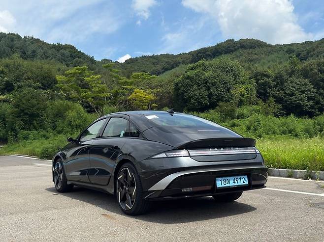 아이오닉 6 측후면 ⓒ데일리안 편은지 기자