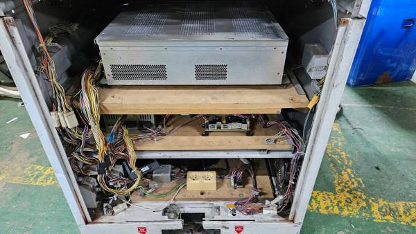 뒷면을 보니 모델 기판이 보인다. 모델 3로 판단된다