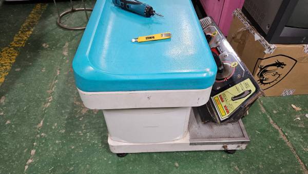 의자도 당연하게도 하늘색