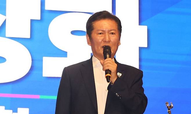 정청래 더불어민주당 대표가 29일 인천 파라다이스시티 호텔 컨벤션센터에서 열린 2025 정기국회 더불어민주당 국회의원 워크숍에서 인사말을 하고 있다. 윤운식 선임기자 yws@hani.co.kr