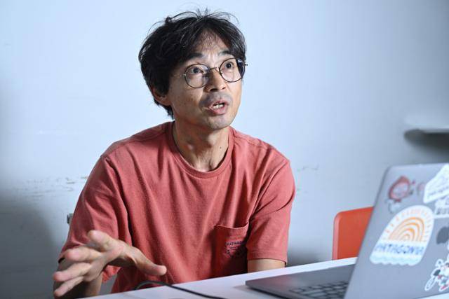 법무법인 원곡의 공익법률지원센터 변상철 소장이 4일 서울 중구 한국일보사에서 본보와 인터뷰 하고 있다. 박시몬 기자