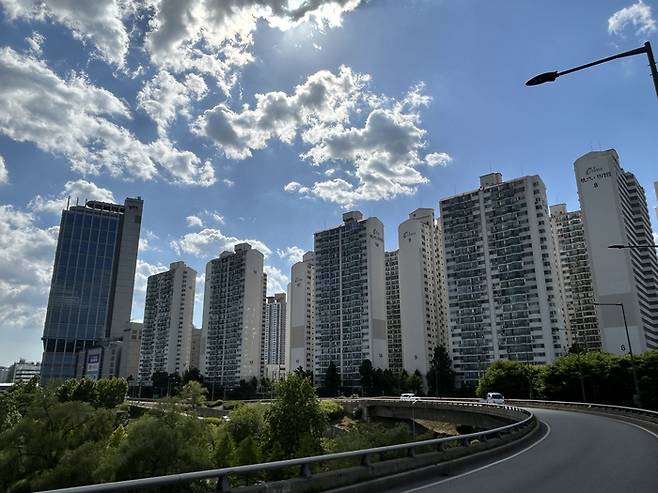 서울 광진구 구의동 한강변에 위치한 현대프라임 아파트.