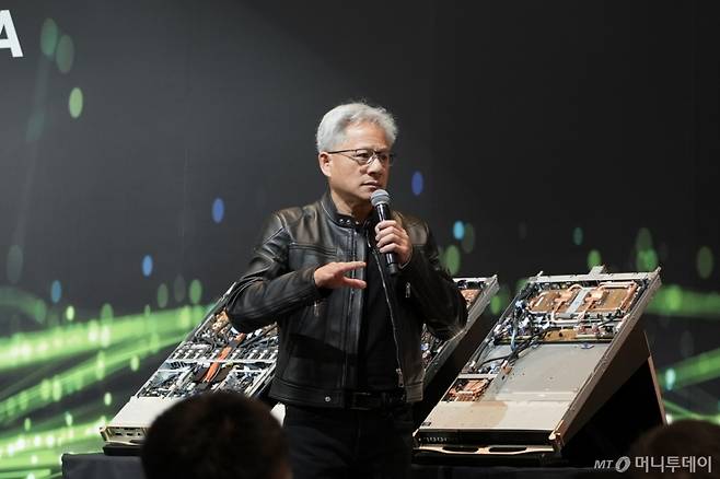 젠슨 황 엔비디아 CEO(최고경영자)가 21일 대만 타이베이에서  열린 '컴퓨텍스 2025' 미디어 Q&A에 참석했다. /사진=김남이 기자