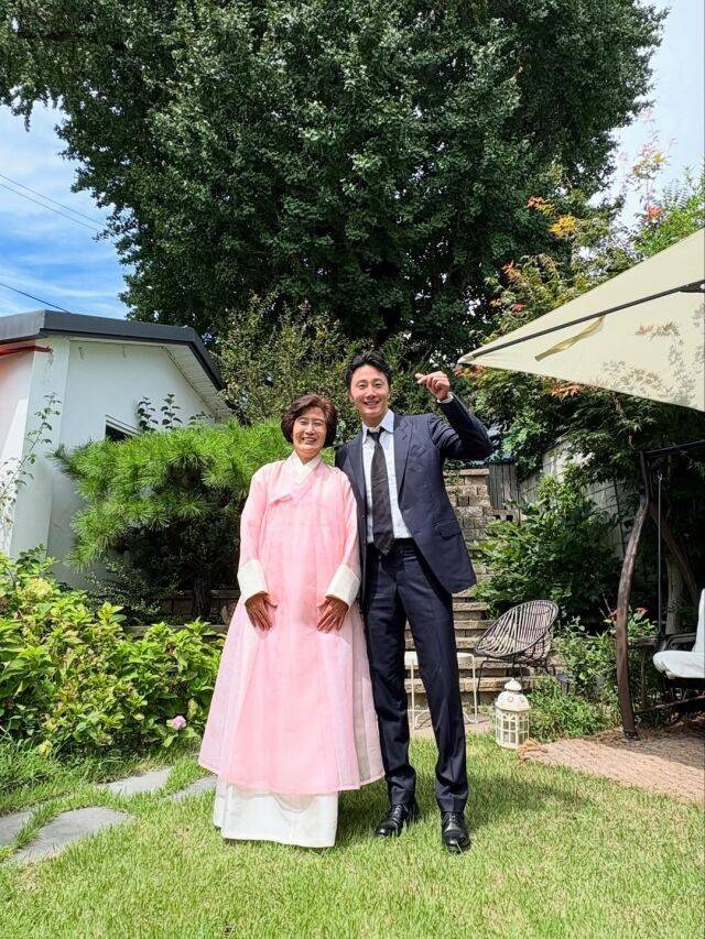 정일우 어머니와 정일우./정일우 인스타그램