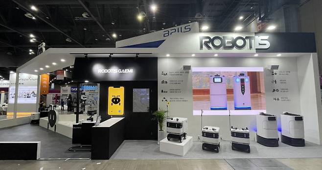 [서울=뉴시스] 로보티즈, 맞춤형 협동로봇 OM-Y와 연계한 무인화 배송 시스템 최초 공개 (사진=로보티즈 제공) 2024.10.23. photo@newsis.com *재판매 및 DB 금지