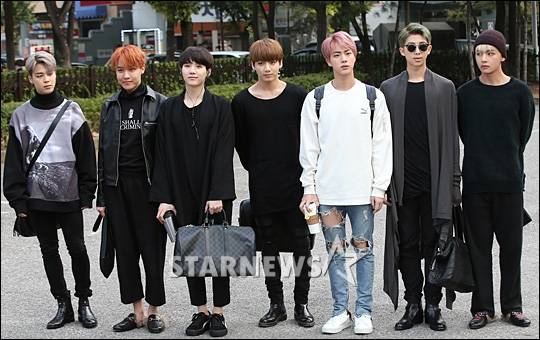 방탄소년단 2016년 KBS 2TV '뮤직뱅크' 출근길 당시 모습 /사진=스타뉴스