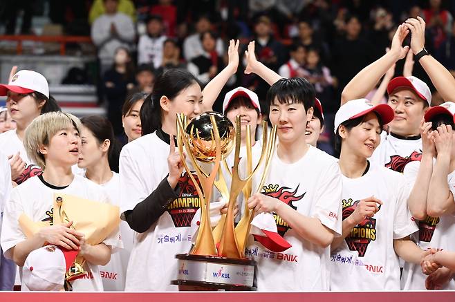 부산 BNK, 2024-2025시즌 WKBL 우승 [한국여자농구연맹 제공. 재판매 및 DB 금지]