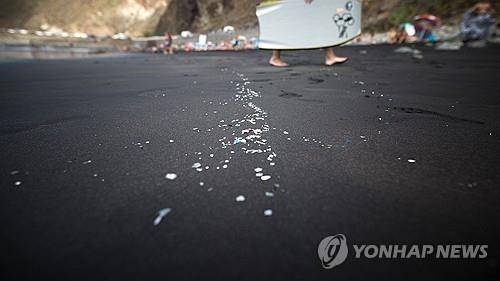 미세플라스틱 [AFP=연합뉴스 자료사진. 재판매 및 DB 금지]