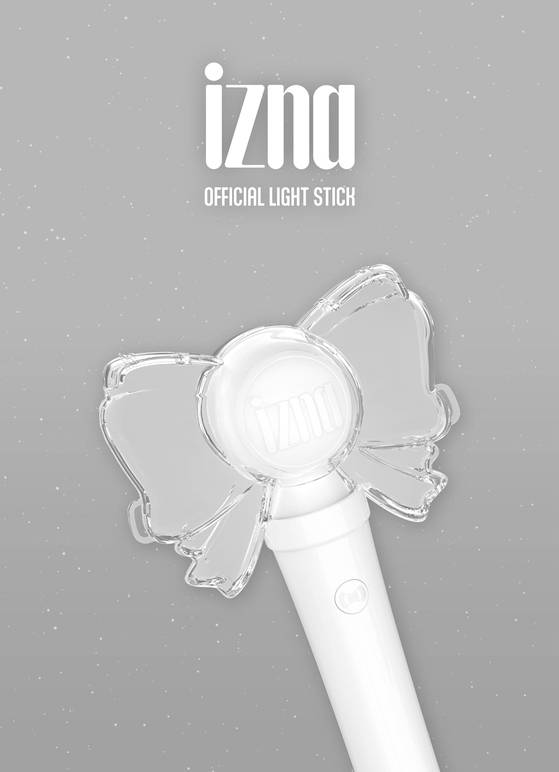 이즈나 첫 응원봉. 웨이크원 제공.