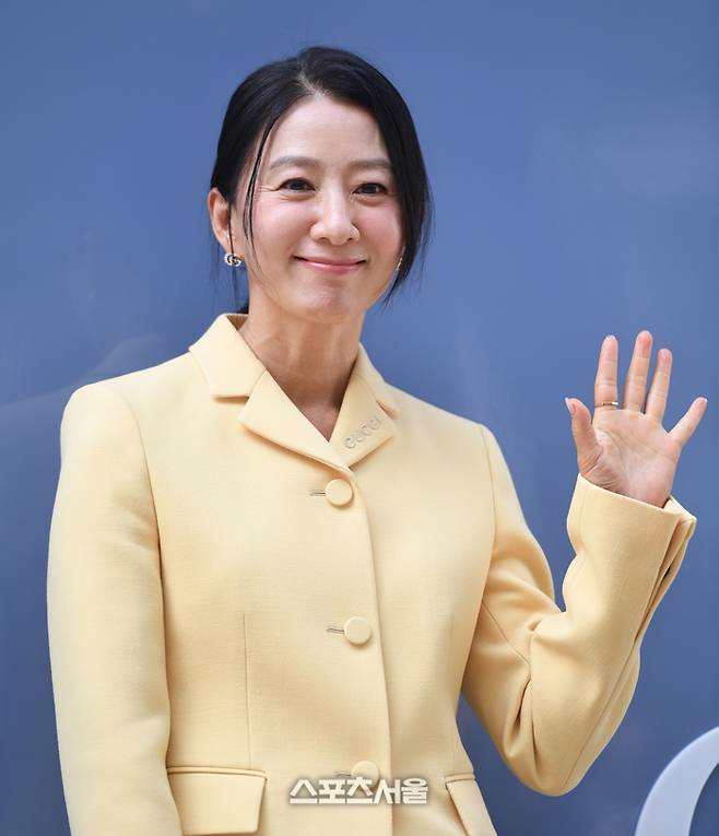 김희애가 10일 구찌 청담 플래그십 스토어에서 열린 포토콜 행사에서 포즈를 취하고 있다. 사진 | 최승섭기자 thunder@sportsseoul.com