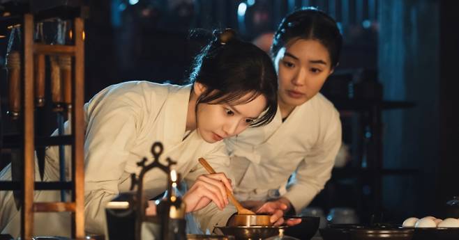 '폭군의 셰프' 생존을 위한 필사의 만찬, 프렌치 셰프의 주특기 발휘