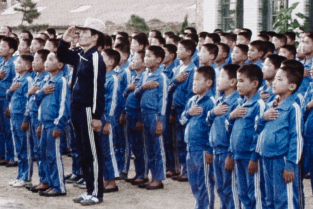 다큐멘터리 '나는 생존자다'는 1975~1987년 부산 형제복지원에서 벌어진 인신매매, 아동학대 사건 생존자의 목소리를 담았다. 사진은 당시 형제복지원의 모습. 넷플릭스 제공