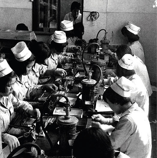 153 볼펜 초창기 생산 모습. 사진<모나미>