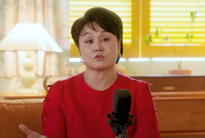 코미디언 이경실. 유튜브 채널 '롤링썬더' 캡처.