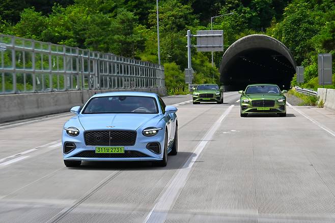 벤틀리 컨티넨탈 GT 스피드.