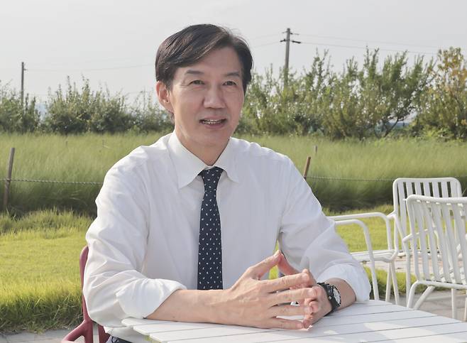 조국 조국혁신당 혁신정책연구원장이 8월28일 오후 전북 익산시의 한 카페에서 시사저널과 인터뷰를 나누고 있다. ⓒ시사저널 박정훈