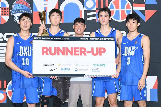 단국대는 29일 한국외대 오바마 홀 특설코트에서 진행된 올팍투어 파이널 결승전에서 상하이에 17-21로 패하며 준우승했다. 사진제공｜대한민국농구협회