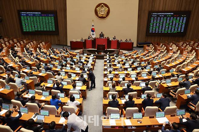 지난 24일 국회 본회의에서 노란봉투법이 민주당 주도로 통과됐다. (사진=뉴시스)